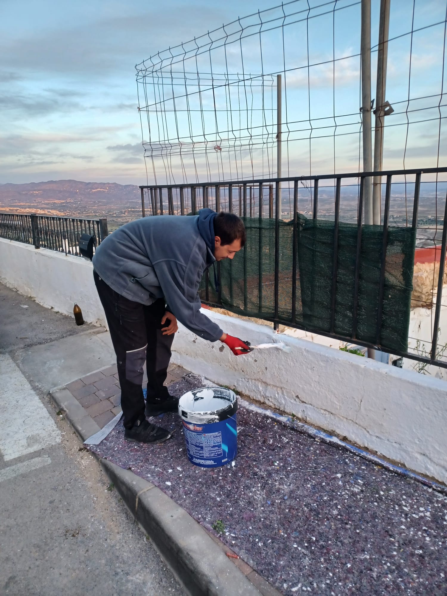 Mojácar Council has hired eight young people from the municipality as part of the “ACTIVA-T Joven” programme, an initiative designed to promote the employment of unemployed young people in the local area